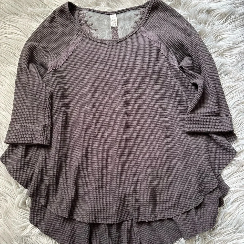 FREE PEOPLE Bon Bon Lace Back Waffle Knit Thermal Top Size Medium - Picture 4 of 7